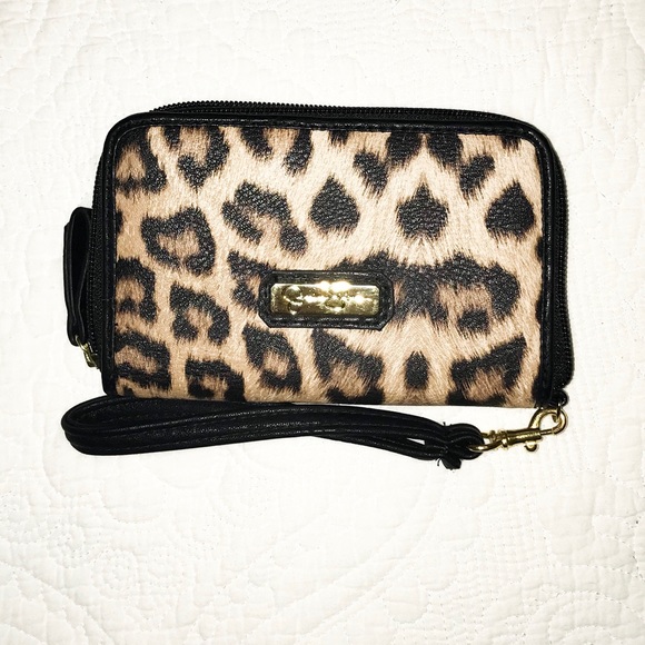 Jessica Simpson Handbags - Jessica Simpson Leopard Print Wallet Wristlet.